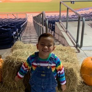 Meet your Posher, Javier